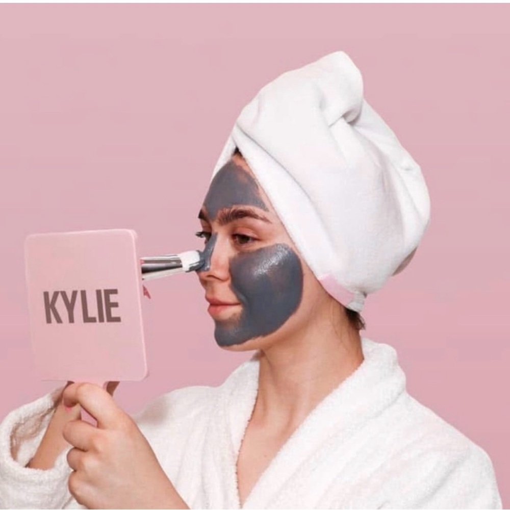 Kylie Cosmetics White Hair Towel